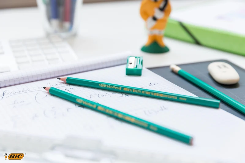 BIC Evolution Ecolutions, Matita In Grafite, Per Scrivere A Scuola E In Ufficio, Mina HB Resistente, Confezione da 10