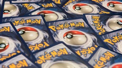Pokemon 100 Assorted Trading Cards Lot
