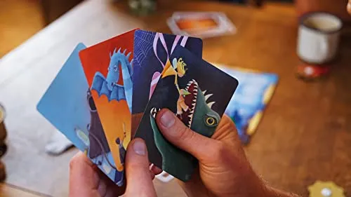 Asmodee - Dixit - Gioco da Tavolo di Immaginazione e Fantasia, 3-8 Giocatori, 8+ Anni, Edizione in Italiano