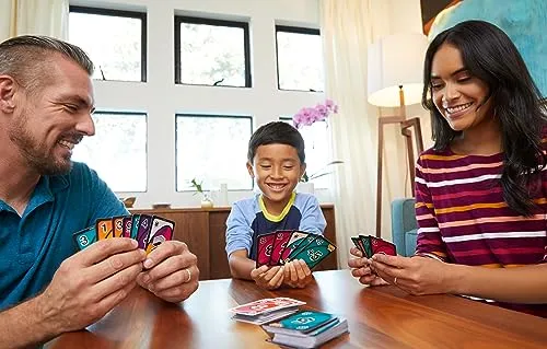 UNO FLIP! - Il mitico gioco di carte per tutta la famiglia in nuova elettrizzante variante, con il mazzo fronte/retro e una carta speciale FLIP, giocattolo per bambini, 7+ anni, GDR44