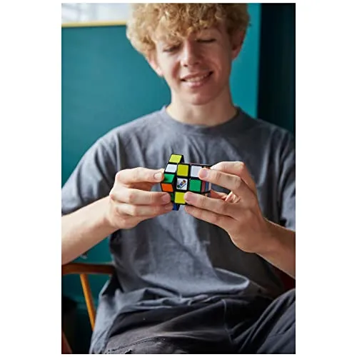 Rubik's, Spin Master, Il Cubo Classico 3X3, L'Originale, per Bambini dagli 8+, Rompicapo Professionale a cobinazione di Colori, Problem-Solving
