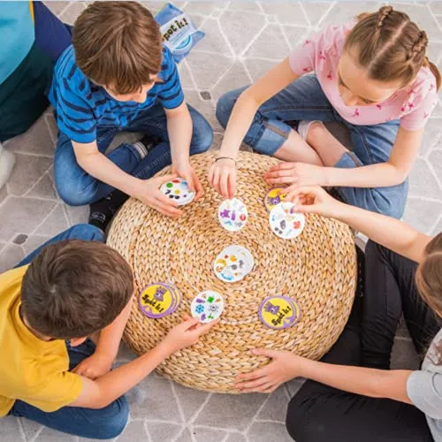 Asmodee - Dobble - Divertente Gioco da Tavolo per Tutta la Famiglia, 2-8 Giocatori, 6+ Anni, Edizione in Italiano