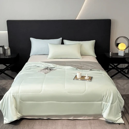 Elegear Double-Faced Two-Hue Ring-Stitched Cooling Comforter