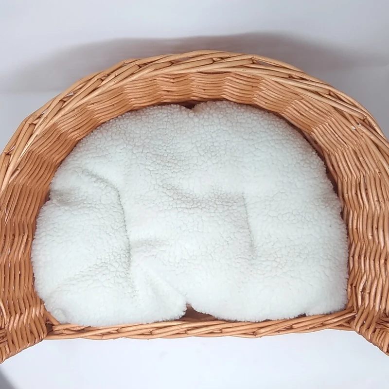 CUCCIA IN VIMINI CON CUSCINO