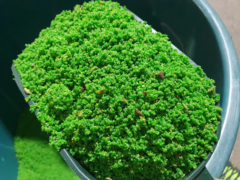 Verduri Alimento Sfuso all'Uovo 5kg (+ Complesso Vitaminico), A base di carota, finocchio e pomodoro - Pineta Zootecnici