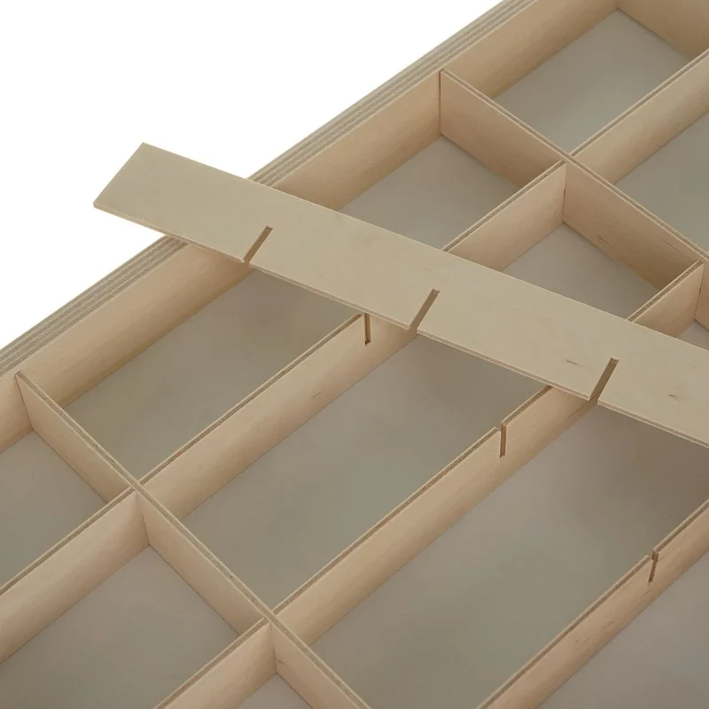 Scaffale in legno per bambole – 54 scomparti per la vostra collezione