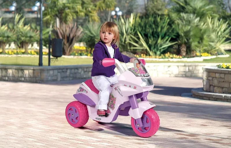 La moto elettrica con luci e suoni per principesse avventurose