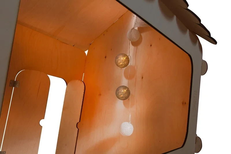 Casa in legno con lavagna magnetica "sweet home"