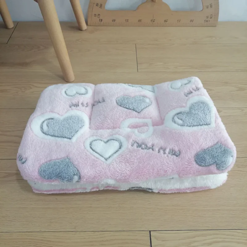 Fleece Dog Blanket Machine Washable Pet Bed Mat Soft and Warm Cat & Dog Cage Sleep Mat for Kennel Crate Cushion for Large Dogs