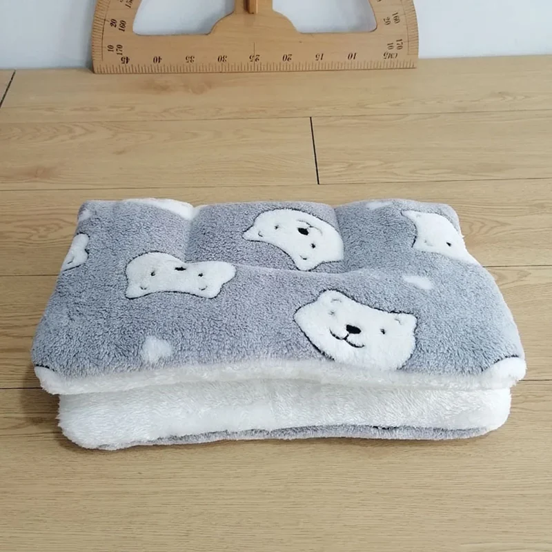 Fleece Dog Blanket Machine Washable Pet Bed Mat Soft and Warm Cat & Dog Cage Sleep Mat for Kennel Crate Cushion for Large Dogs