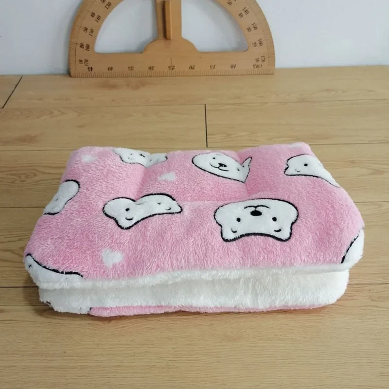 Fleece Dog Blanket Machine Washable Pet Bed Mat Soft and Warm Cat & Dog Cage Sleep Mat for Kennel Crate Cushion for Large Dogs