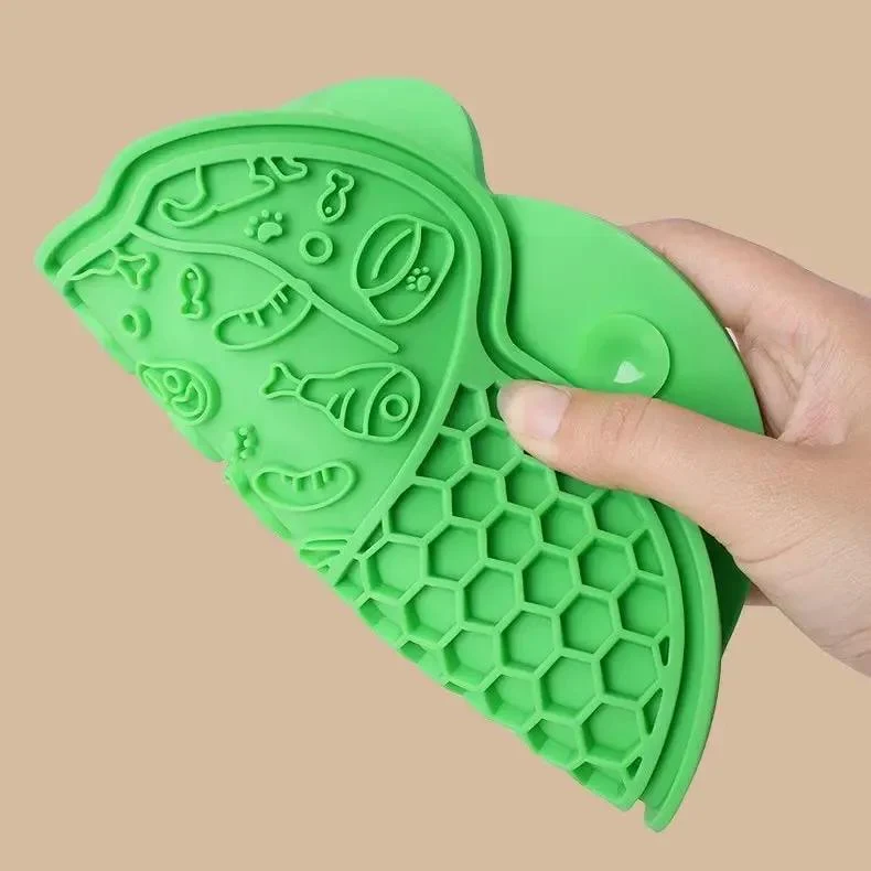 Pet Lick Mat – Suction Slow Feeder for Dogs & Cats