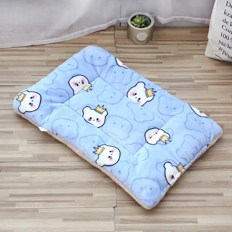 Cat Pad Dog Mat Sleep Autumn and Winter Heattech Doghouse Cathouse Pet Mattresses Cat Heattech Blanket Small Quilt