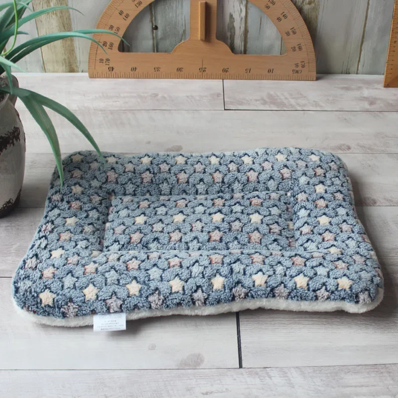 Flannel Pet Mat Dog Bed Cat Bed Thicken Sleeping Mat Dog Blanket Mat For Puppy Kitten Pet Dog Bed for Small Large Dogs Pet Rug
