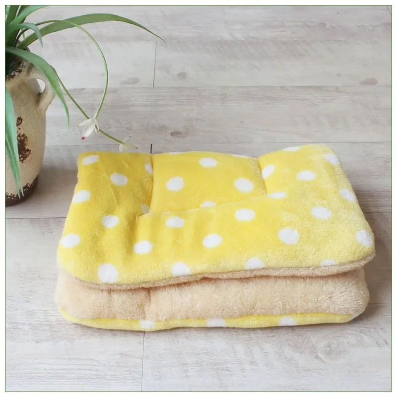 Flannel Pet Mat Dog Bed Cat Bed Thicken Sleeping Mat Dog Blanket Mat For Puppy Kitten Pet Dog Bed for Small Large Dogs Pet Rug