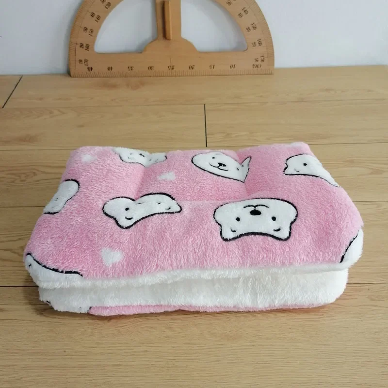 Flannel Pet Mat Dog Bed Cat Bed Thicken Sleeping Mat Dog Blanket Mat For Puppy Kitten Pet Dog Bed for Small Large Dogs Pet Rug