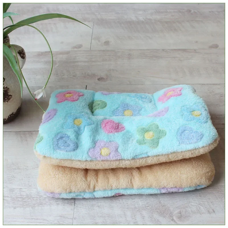 Flannel Pet Mat Dog Bed Cat Bed Thicken Sleeping Mat Dog Blanket Mat For Puppy Kitten Pet Dog Bed for Small Large Dogs Pet Rug