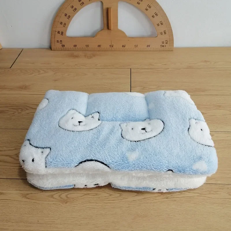 Flannel Pet Mat Dog Bed Cat Bed Thicken Sleeping Mat Dog Blanket Mat For Puppy Kitten Pet Dog Bed for Small Large Dogs Pet Rug