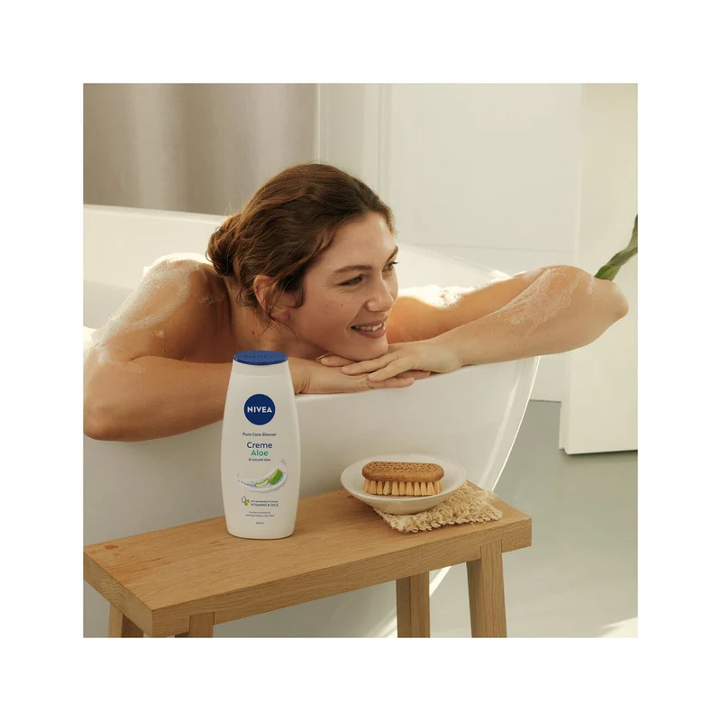 Nivea Bagnodoccia Care & Aloe Bagnoschiuma Cremoso E Idratante Al Profumo Di Aloe Vera 650ml
