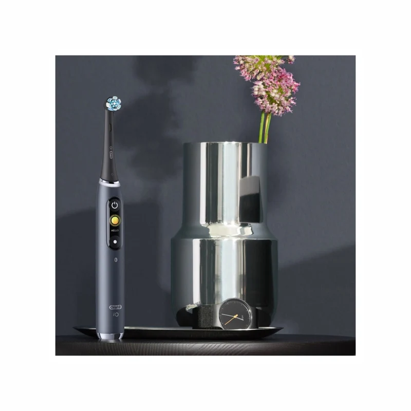 Oral-B Spazzolino Elettrico Ricaricabile iO 9N Nero, 2 Testine, 1 Custodia Da Viaggio Ricaricabile, 1 Spazzolino