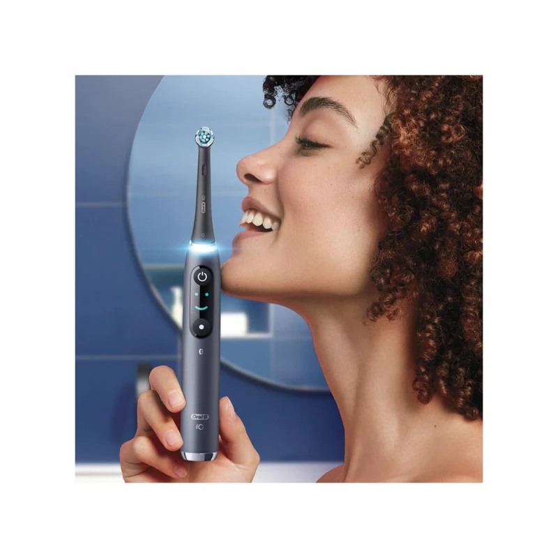 Oral-B Spazzolino Elettrico Ricaricabile iO 9N Nero, 2 Testine, 1 Custodia Da Viaggio Ricaricabile, 1 Spazzolino