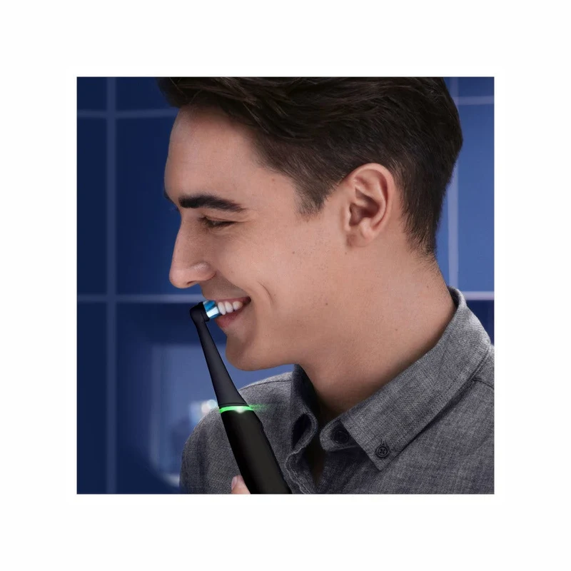 Oral-B iO6 Spazzolino Elettrico Ricaricabile Nero Con Custodia Da Viaggio