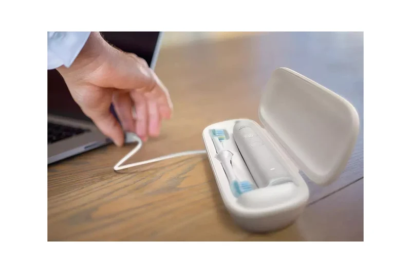 Philips Sonicare Spazzolino Elettrico Con App DiamondClean 900